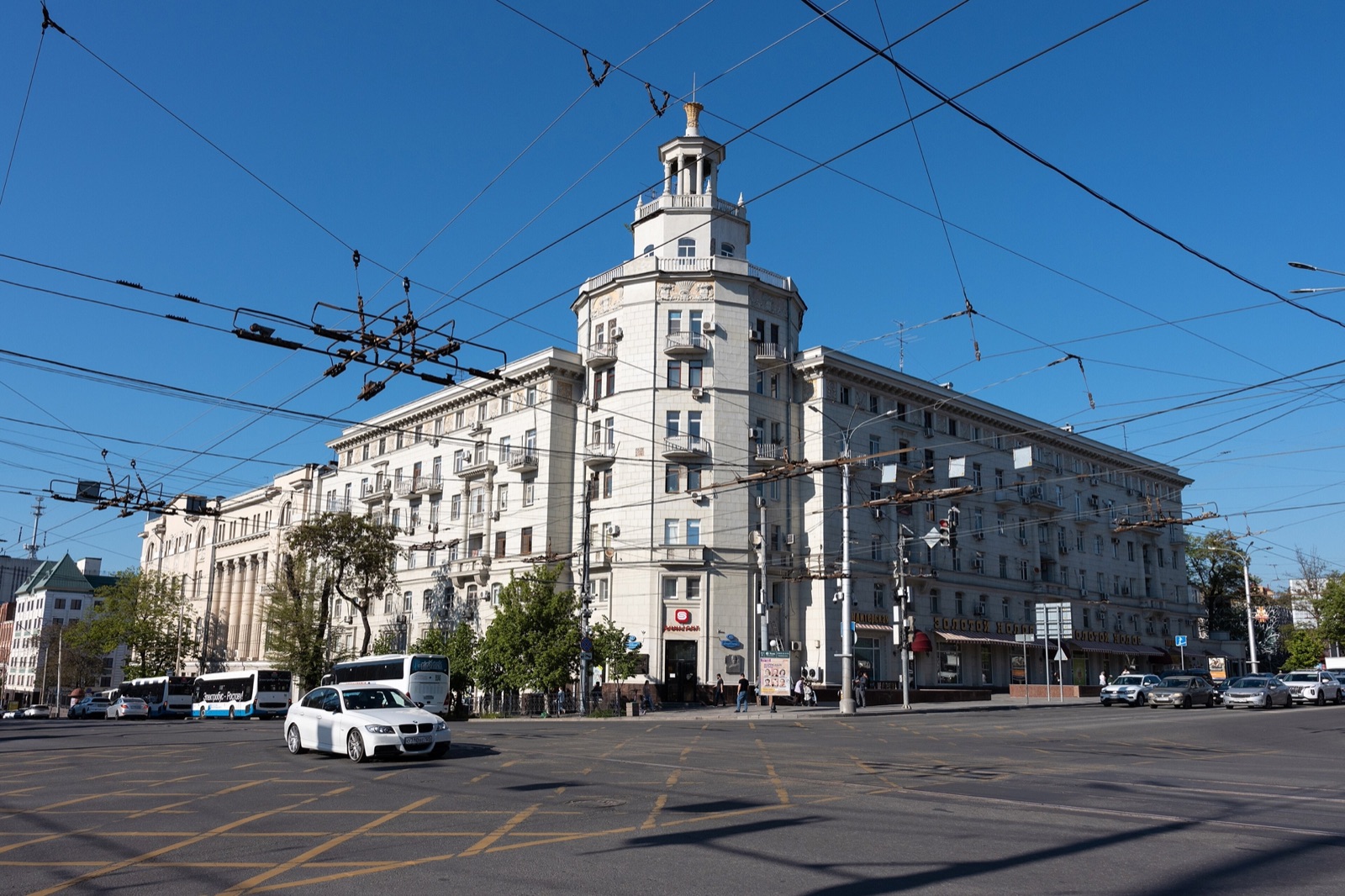 Сталинская высотка на Большой Садовой — один из самых узнаваемых силуэтов Ростова