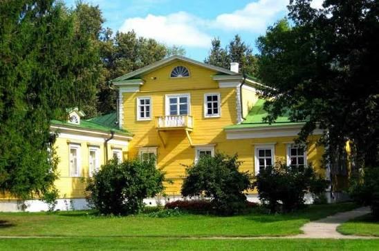 Мемориальный барский дом усадьбы Пушкиных