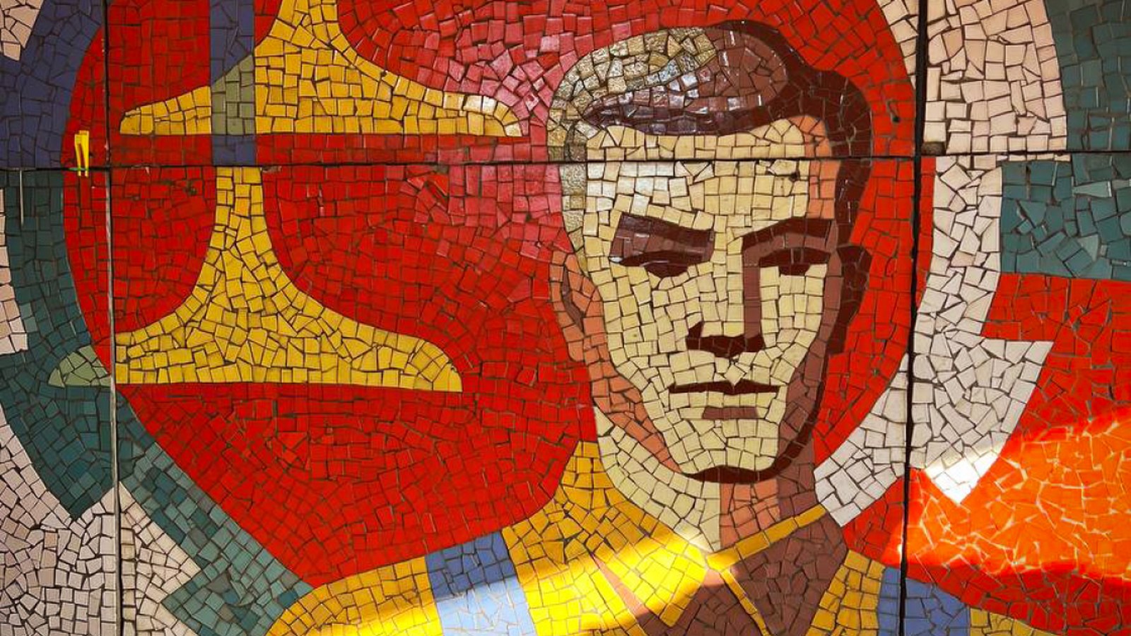 Черноголовка за день: 27 мозаик, Солнечная система в масштабе и академ-коттеджи