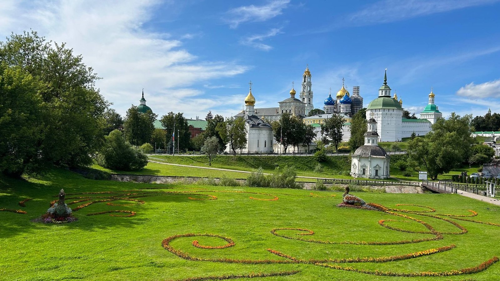 Где остановиться в Сергиевом Посаде: у лавры, в городе или не ночевать