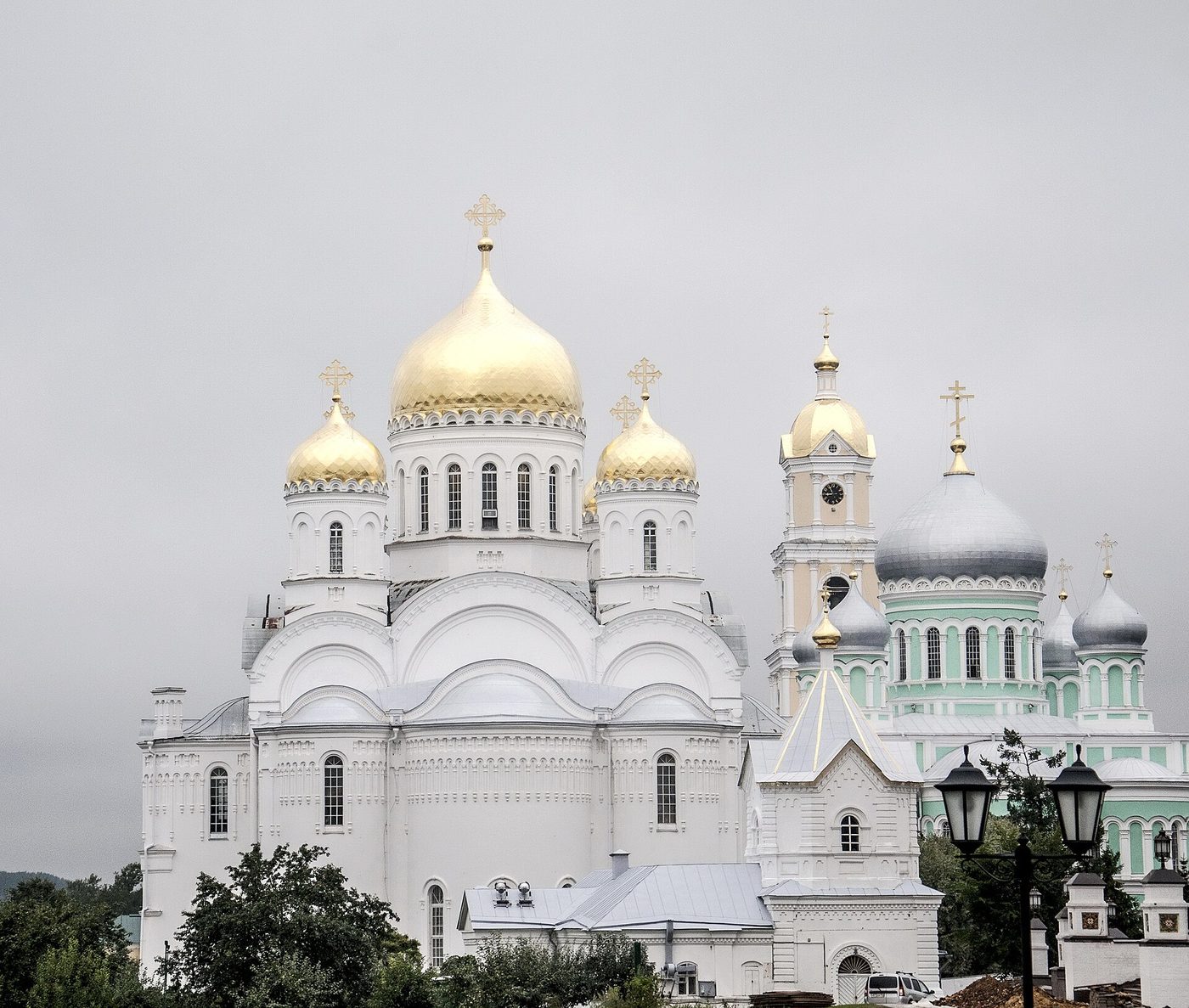 Соборы Серафимо-Дивеевского монастыря · фото Жанетта Багаджиян, CC BY-SA 4.0, Викисклад