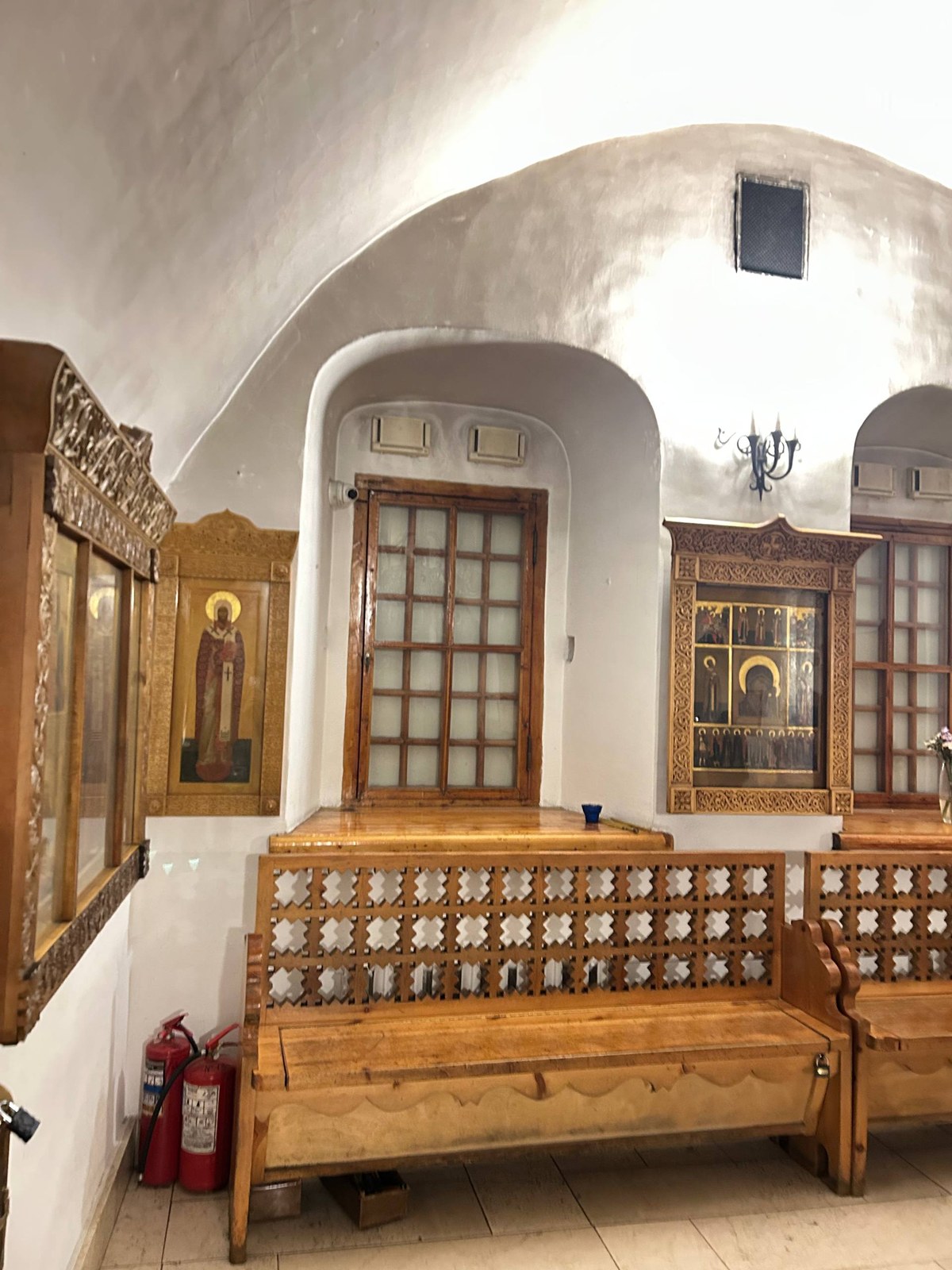 Интерьер храма в Даниловом монастыре