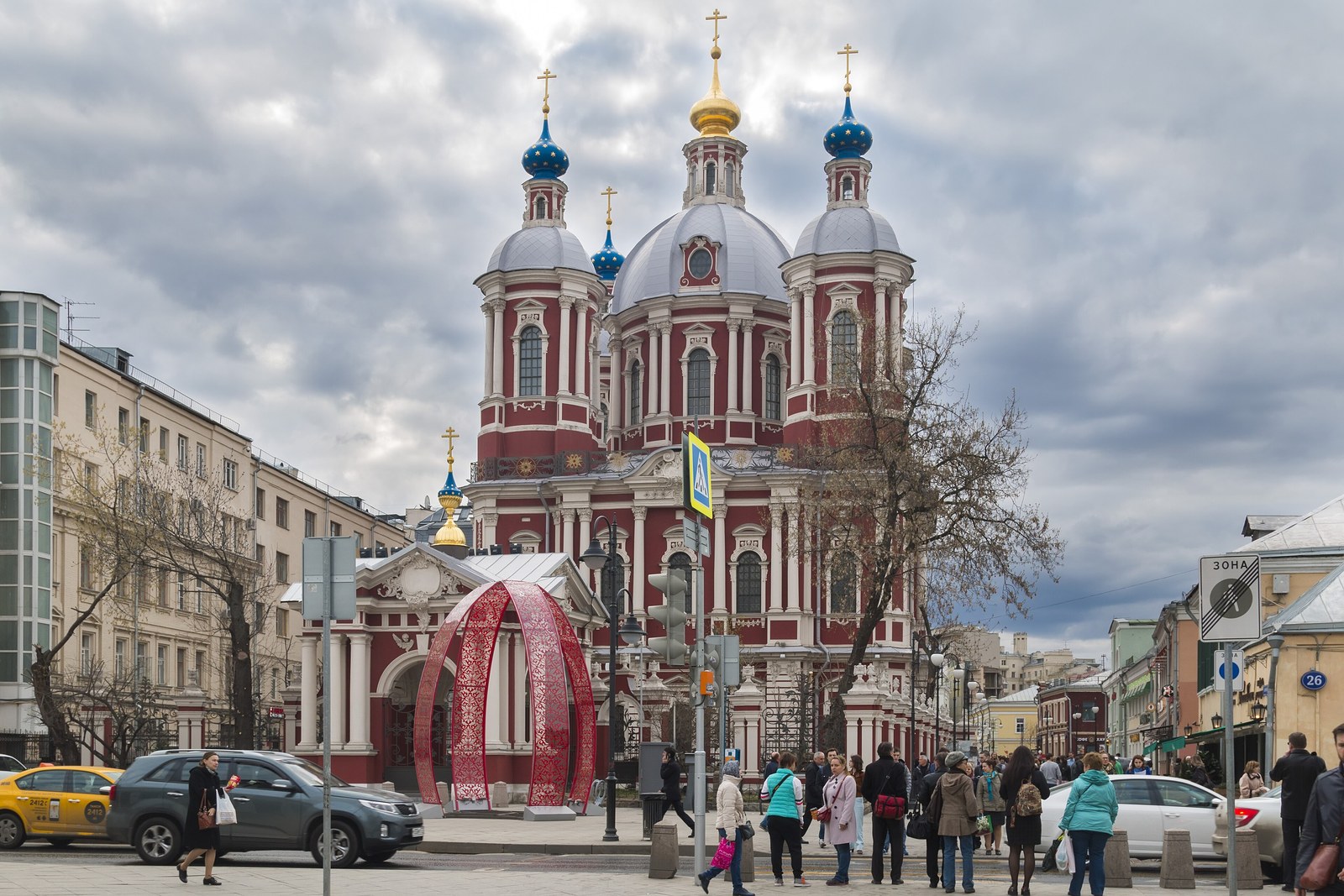 Храм Климента на Пятницкой: пятиглавие, которое в Москве больше нигде не встречается