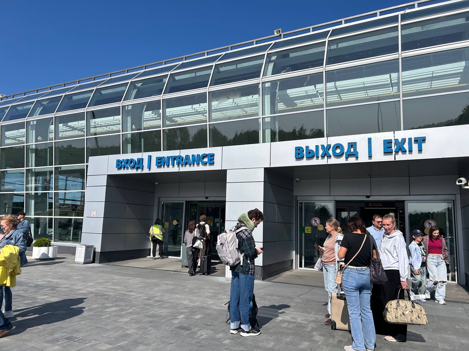 Вход в терминал Храброво