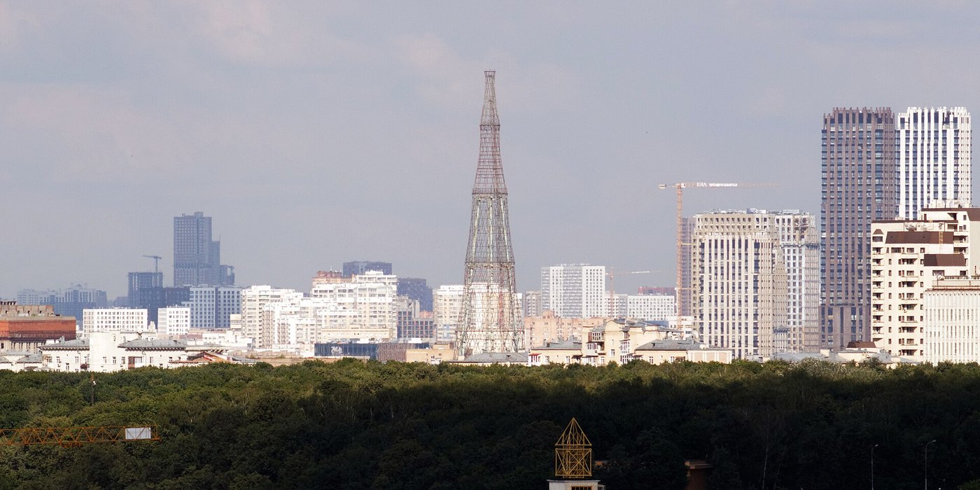 Шуховская башня в панораме Москвы с Воробьёвых гор