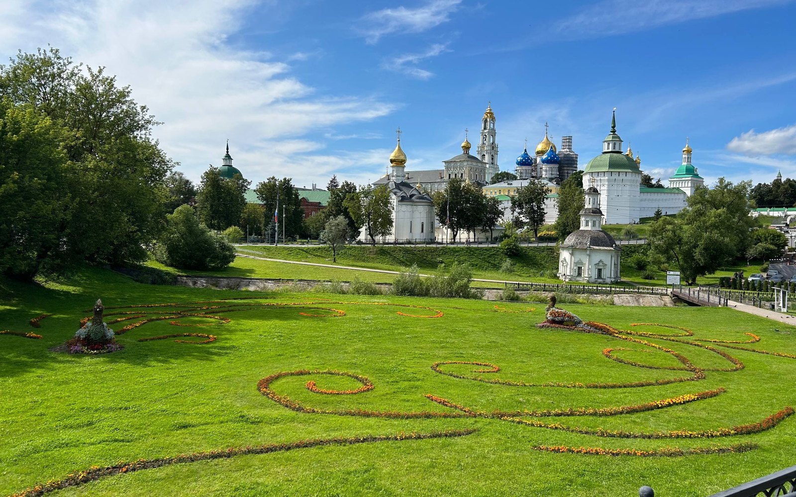 Троице-Сергиева лавра одним днём из Москвы: 55 минут до подлинной «Троицы» Рублёва