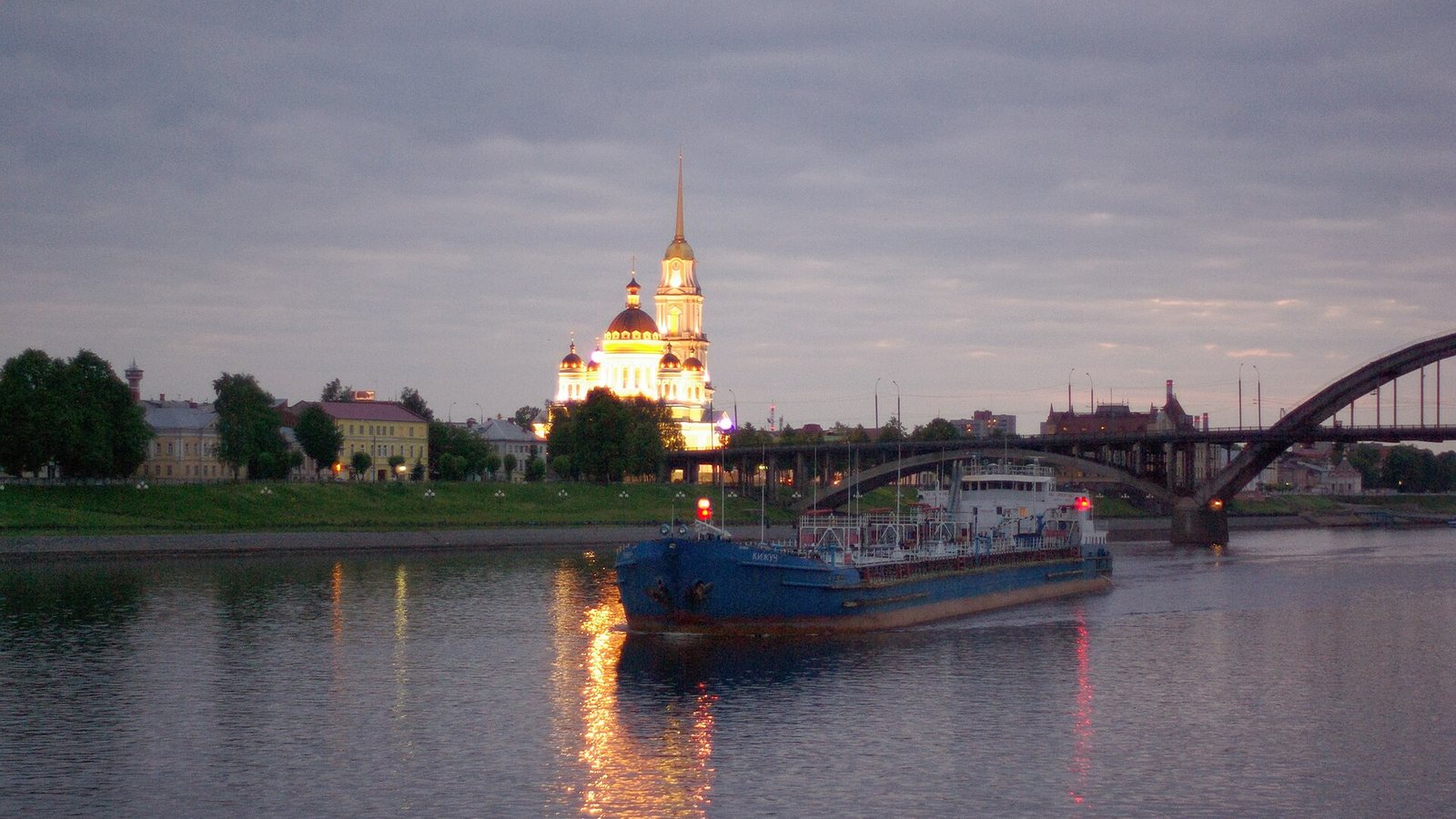 Исследуем Рыбинское водохранилище: прогулка на катере