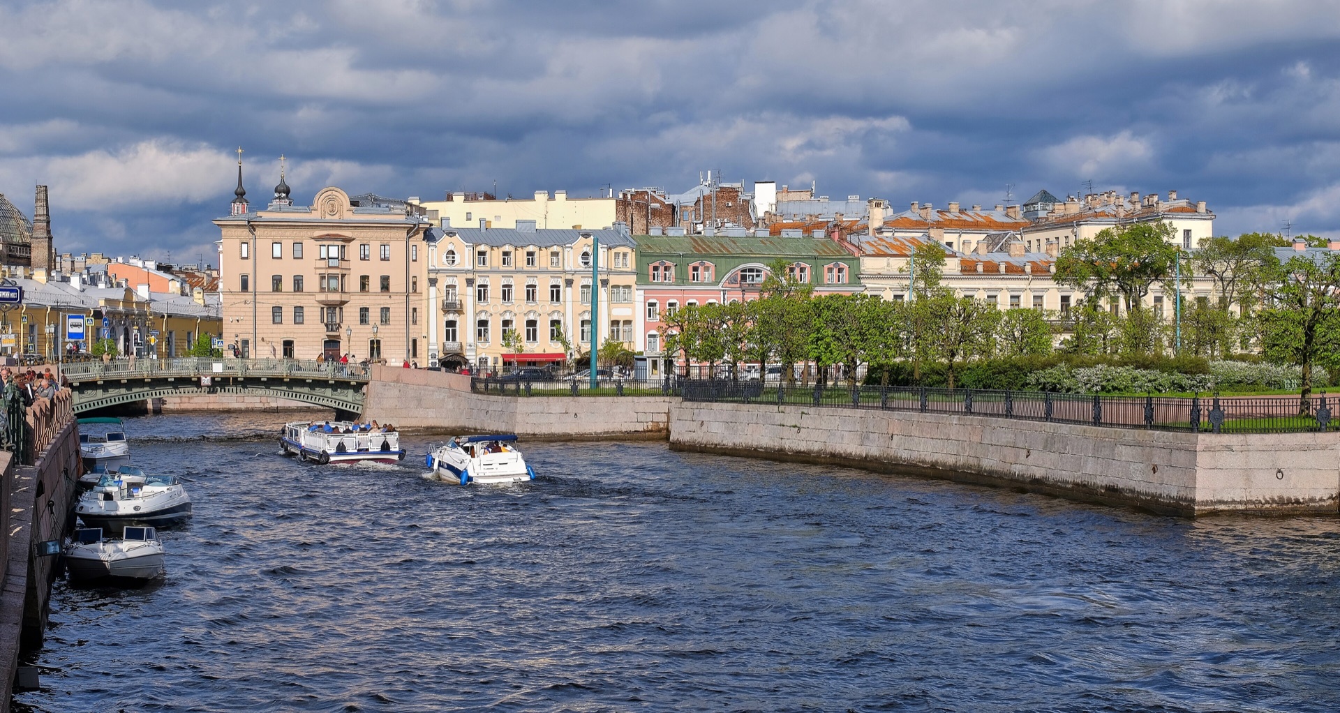 Рассвет в центре Петербурга на байдарке