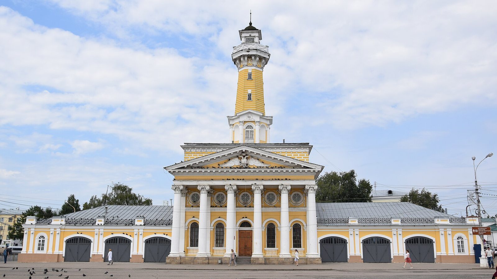 Улица Ивановская в Костроме: огонёк просвещения за деревянными ставнями