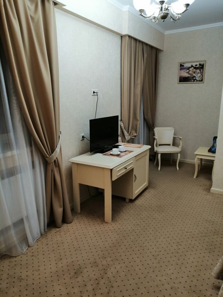 Сударь